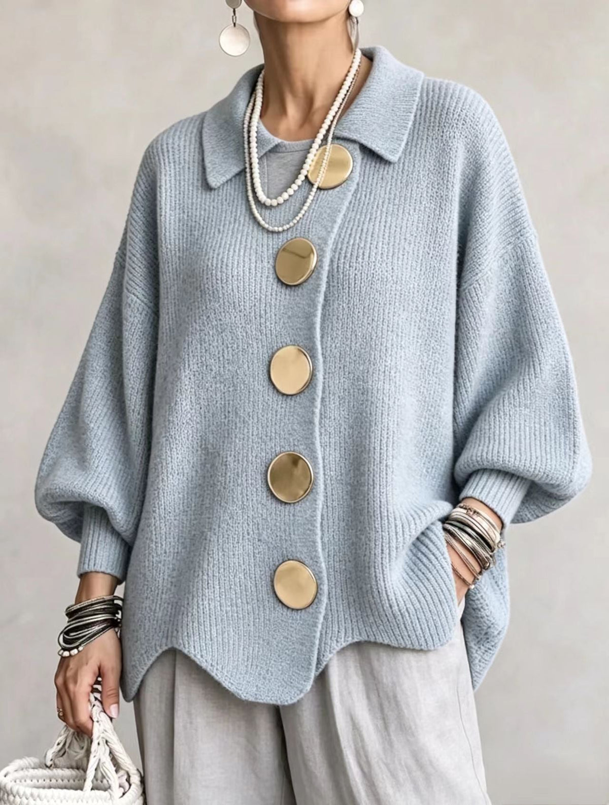 Victoria | Cárdigan oversized con grandes botones dorados