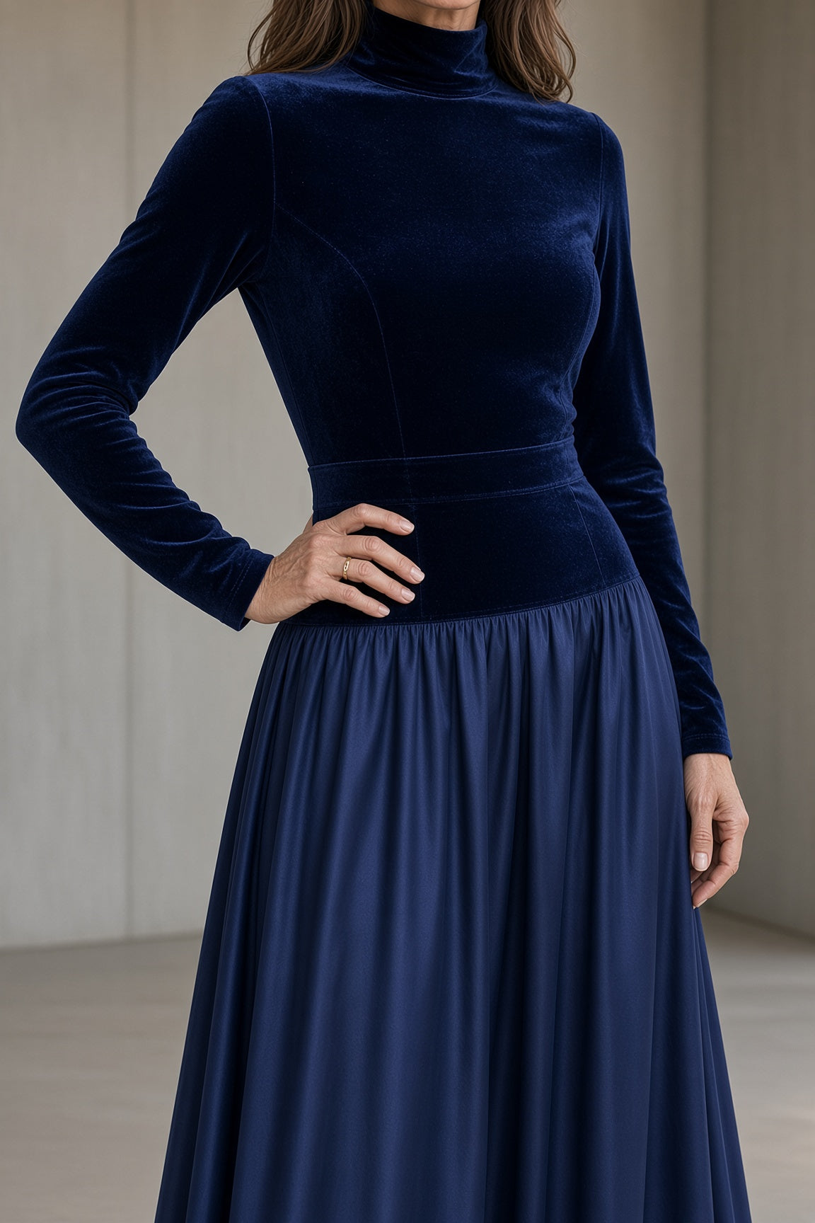 Viviana – Vestido largo de terciopelo con cuello alto