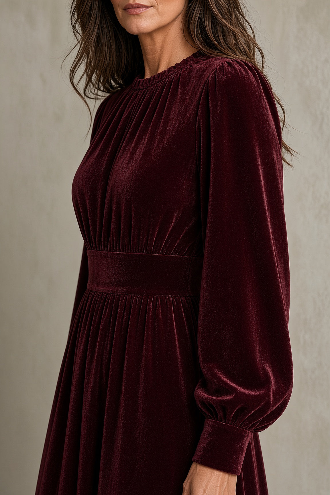 Elena – Vestido largo de terciopelo con cuerpo fruncido